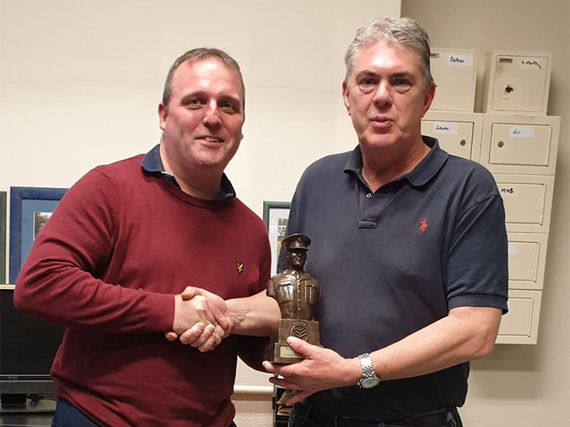 AGSI National Executive Committee presents a retirement statuette to Detective Sergeant Mick O Brien